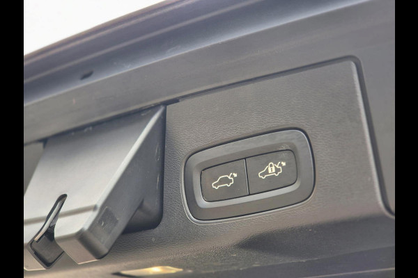Volvo XC60 2.0 T6 Plug-in AWD Ultimate Bright Headup! Pano! Trekhaak! Memory! Electrische Achterklep!