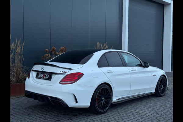 Mercedes-Benz C-Klasse 63 AMG | Downpipe | Carbon Bodykit