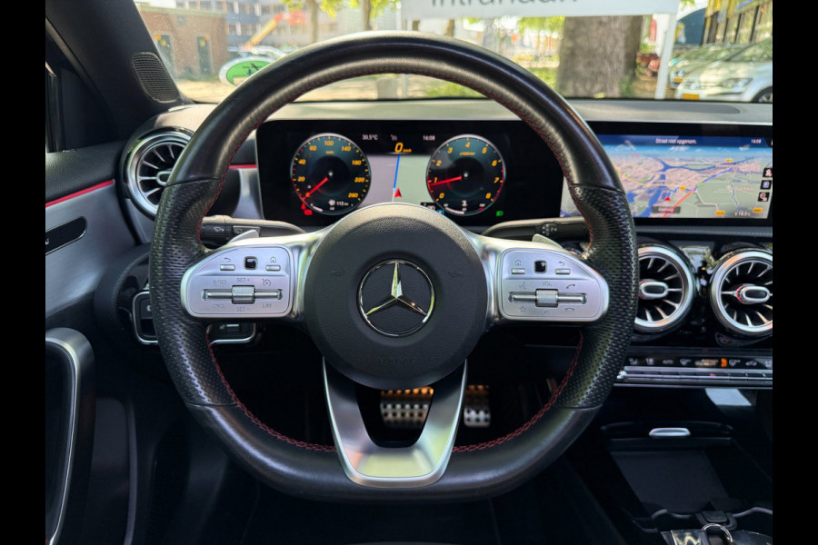 Mercedes-Benz A-Klasse 200 Business Solution AMG Automaat Pano Burmester