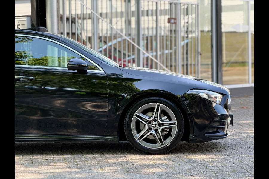 Mercedes-Benz A-Klasse 200 Business Solution AMG Automaat Pano Burmester