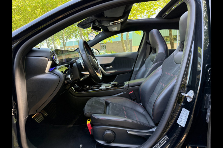 Mercedes-Benz A-Klasse 200 Business Solution AMG Automaat Pano Burmester
