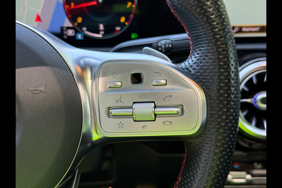 Mercedes-Benz A-Klasse 200 Business Solution AMG Automaat Pano Burmester