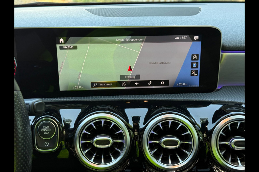 Mercedes-Benz A-Klasse 200 Business Solution AMG Automaat Pano Burmester