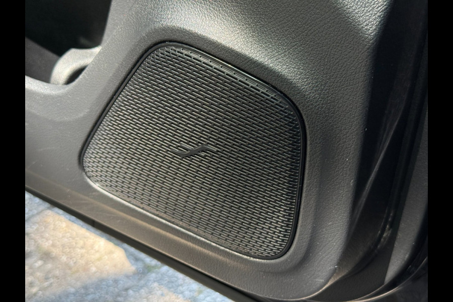 Mercedes-Benz A-Klasse 200 Business Solution AMG Automaat Pano Burmester