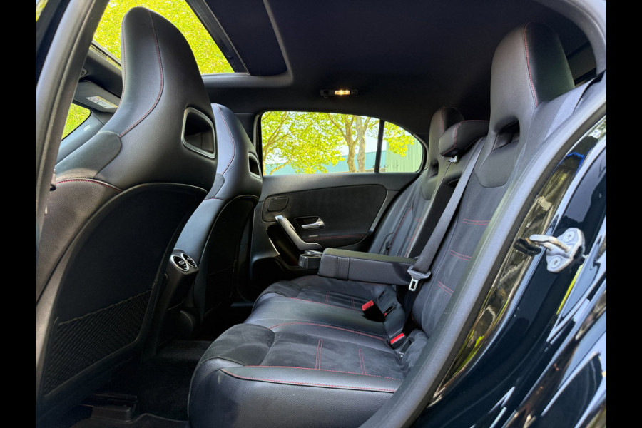 Mercedes-Benz A-Klasse 200 Business Solution AMG Automaat Pano Burmester