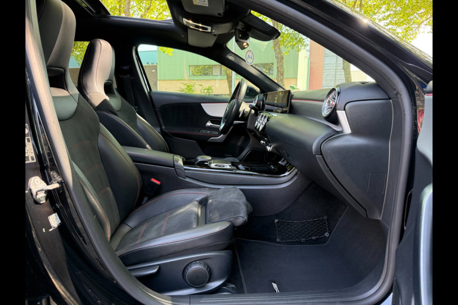 Mercedes-Benz A-Klasse 200 Business Solution AMG Automaat Pano Burmester