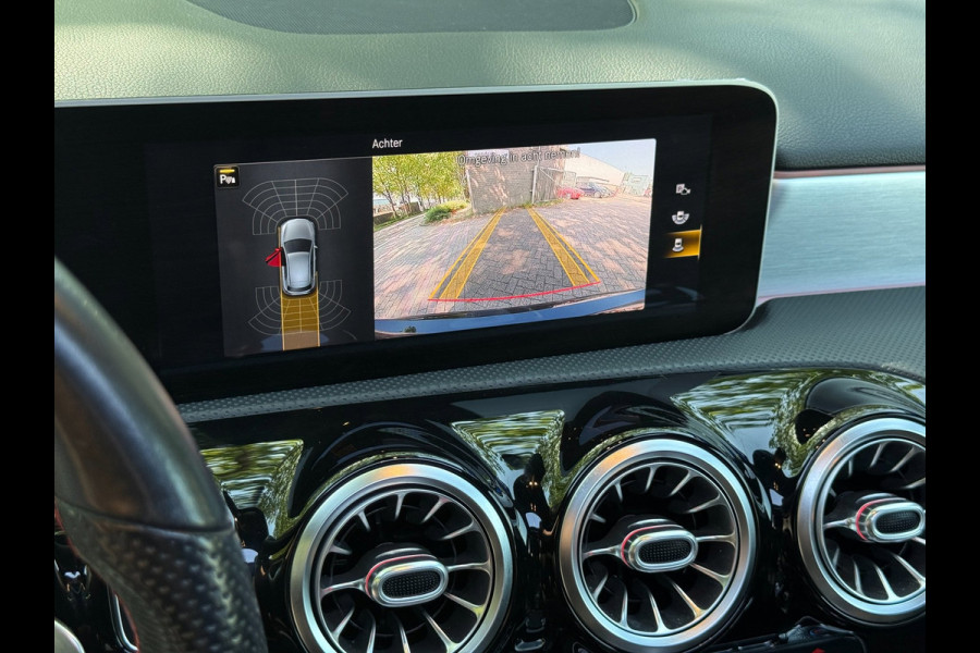 Mercedes-Benz A-Klasse 200 Business Solution AMG Automaat Pano Burmester