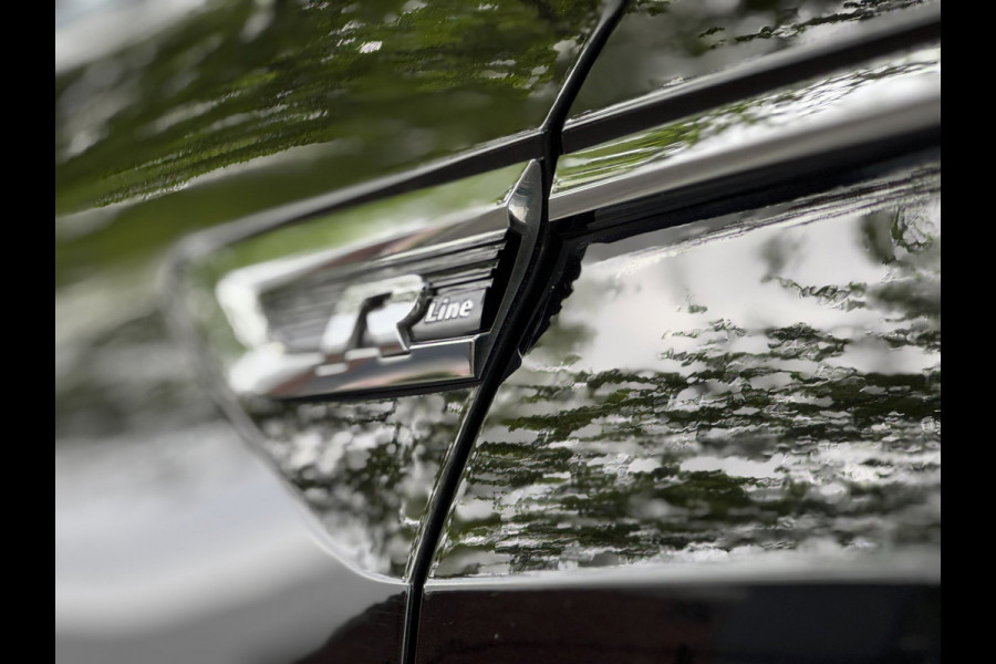 Volkswagen Tiguan 2.0 TDI 4Motion Highline Business R Line 310PK Automaat Pano Leer