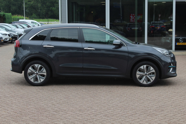 Kia e-Niro ExecutiveLine 64 kWh / SoH 96,0 % / Camera / Leder / Keyless / Stoelventilatie / Navigatie / Dodehoek / DAB / Cruise Control