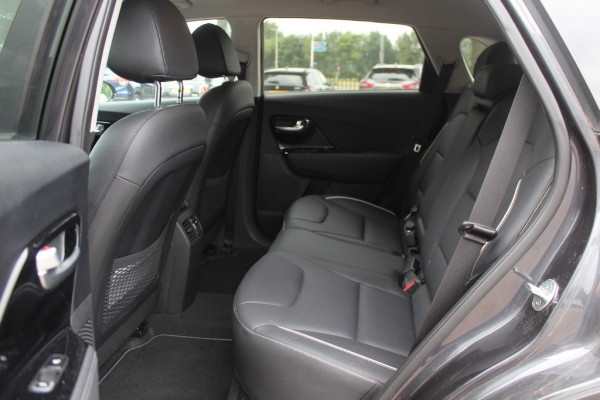 Kia e-Niro ExecutiveLine 64 kWh / SoH 96,0 % / Camera / Leder / Keyless / Stoelventilatie / Navigatie / Dodehoek / DAB / Cruise Control