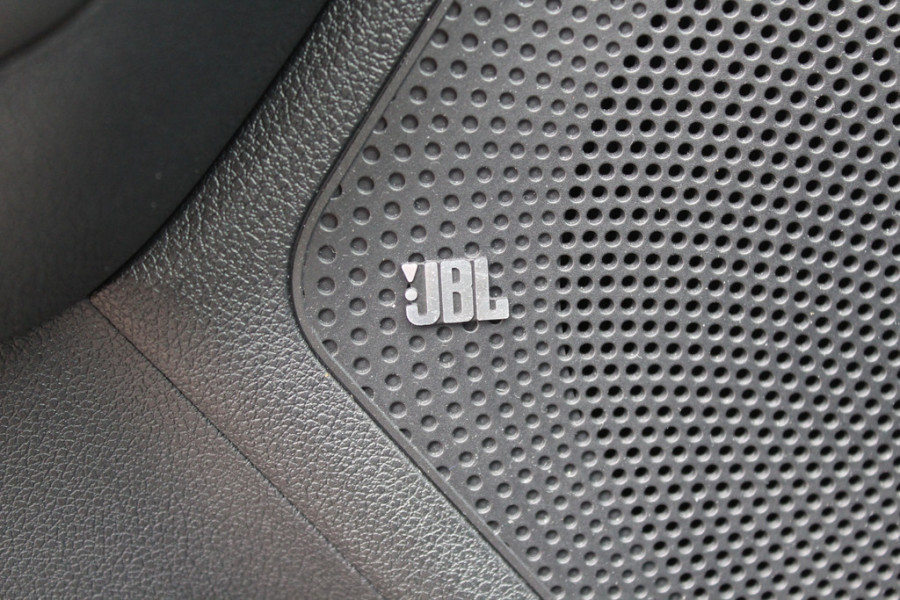 Kia e-Niro ExecutiveLine 64 kWh / SoH 96,0 % / Camera / Leder / Keyless / Stoelventilatie / Navigatie / Dodehoek / DAB / Cruise Control