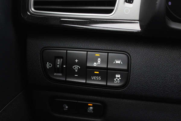 Kia e-Niro ExecutiveLine 64 kWh / SoH 96,0 % / Camera / Leder / Keyless / Stoelventilatie / Navigatie / Dodehoek / DAB / Cruise Control