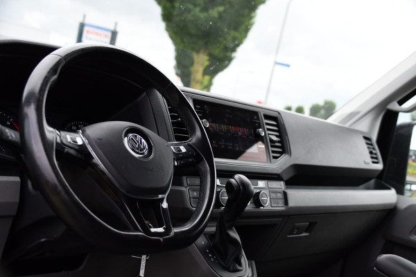 Volkswagen Crafter 35 2.0 TDI L3H3 Highline Black Edition Camera, Cruise, Carplay, LED, Clima, Automaat, Trekhaak, Sensoren, Uniek!