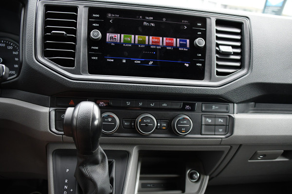 Volkswagen Crafter 35 2.0 TDI L3H3 Highline Black Edition Camera, Cruise, Carplay, LED, Clima, Automaat, Trekhaak, Sensoren, Uniek!