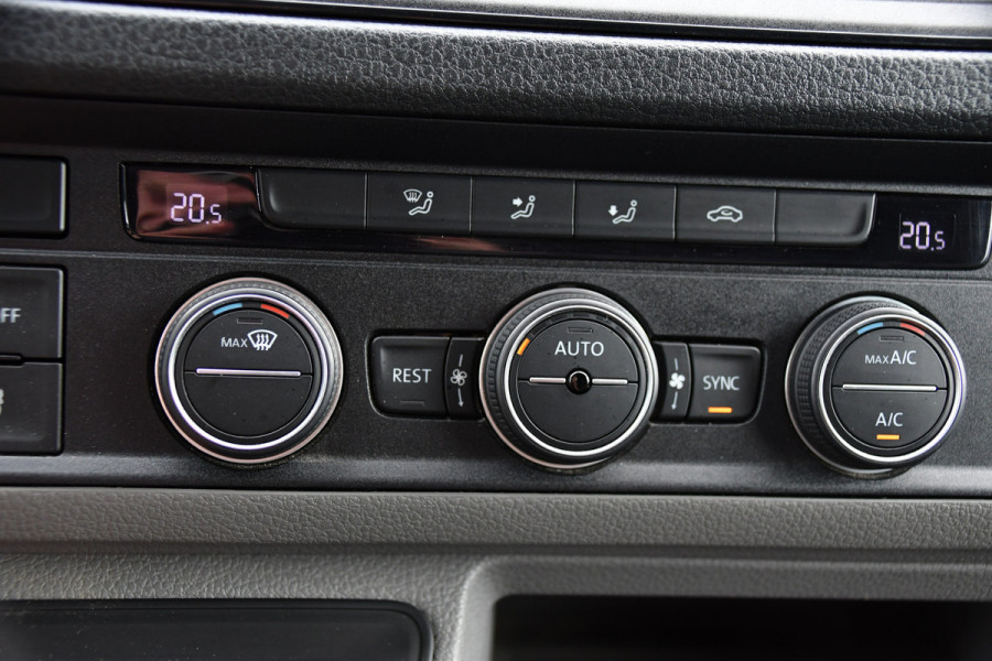 Volkswagen Crafter 35 2.0 TDI L3H3 Highline Black Edition Camera, Cruise, Carplay, LED, Clima, Automaat, Trekhaak, Sensoren, Uniek!