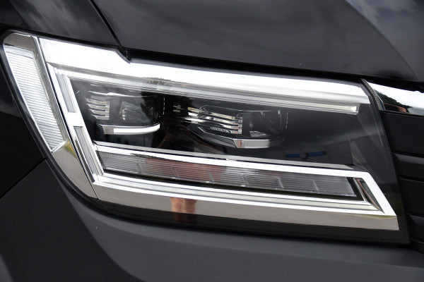 Volkswagen Crafter 35 2.0 TDI L3H3 Highline Black Edition Camera, Cruise, Carplay, LED, Clima, Automaat, Trekhaak, Sensoren, Uniek!