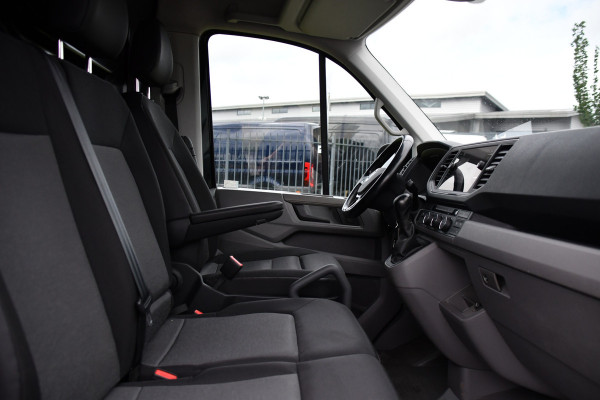 Volkswagen Crafter 35 2.0 TDI L3H3 Highline Black Edition Camera, Cruise, Carplay, LED, Clima, Automaat, Trekhaak, Sensoren, Uniek!
