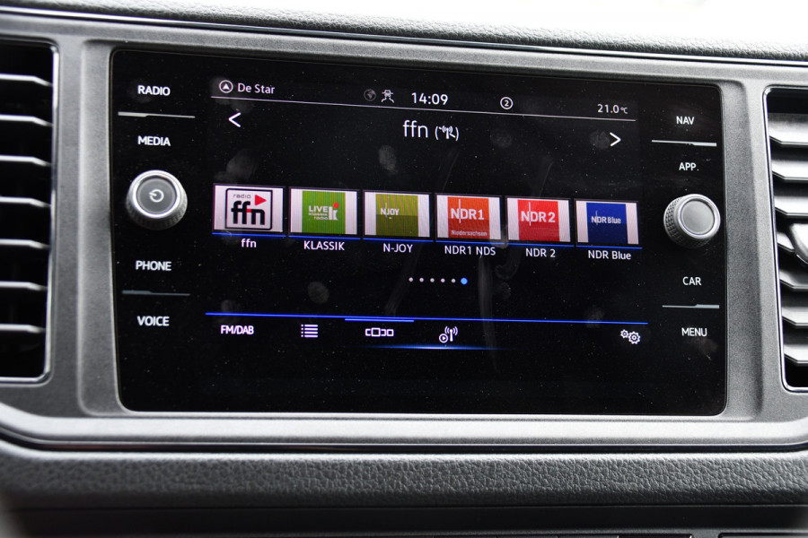Volkswagen Crafter 35 2.0 TDI L3H3 Highline Black Edition Camera, Cruise, Carplay, LED, Clima, Automaat, Trekhaak, Sensoren, Uniek!