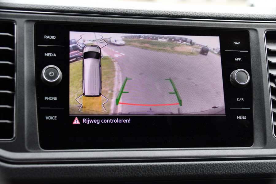 Volkswagen Crafter 35 2.0 TDI L3H3 Highline Black Edition Camera, Cruise, Carplay, LED, Clima, Automaat, Trekhaak, Sensoren, Uniek!