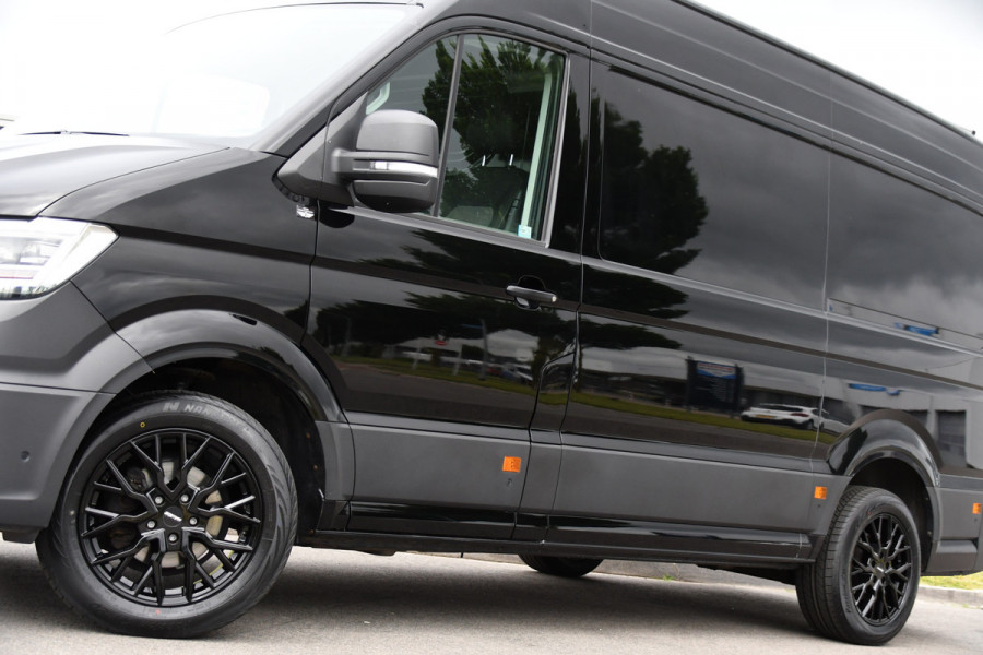 Volkswagen Crafter 35 2.0 TDI L3H3 Highline Black Edition Camera, Cruise, Carplay, LED, Clima, Automaat, Trekhaak, Sensoren, Uniek!