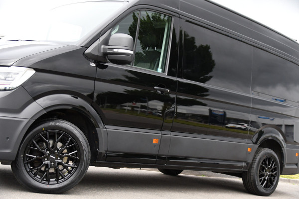 Volkswagen Crafter 35 2.0 TDI L3H3 Highline Black Edition Camera, Cruise, Carplay, LED, Clima, Automaat, Trekhaak, Sensoren, Uniek!