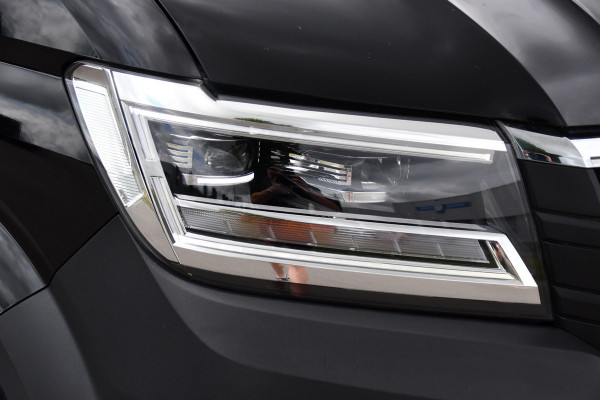 Volkswagen Crafter 35 2.0 TDI L3H3 Highline Black Edition Camera, Cruise, Carplay, LED, Clima, Automaat, Trekhaak, Sensoren, Uniek!