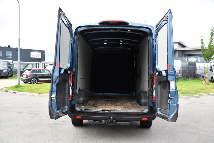 Ford Transit 350 2.0 TDCI L3H2 Raptor Edition Camera, Cruise, Carplay, 130pk, Automaat, Trekhaak, Multimedia,