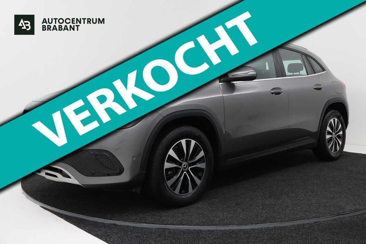 Mercedes-Benz GLA 180 Business Solution (STOELVERWARMING, CAMERA, CRUISE CONTROL, PARKEERSENSOREN)