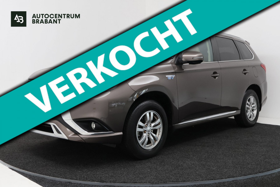 Mitsubishi Outlander 2.4 PHEV Pure (TREKHAAK, STOELVERWARMING, ACHTERUITRIJCAMERA, CRUISE CONTROL, PARKEERSENSOREN)