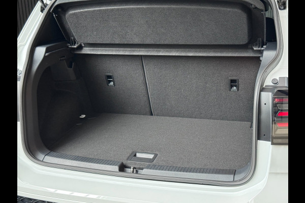 Volkswagen T-Cross 1.5 TSI 3X R-Line | IQ LIGHT | CAM | KEYLESS | FACELIFT
