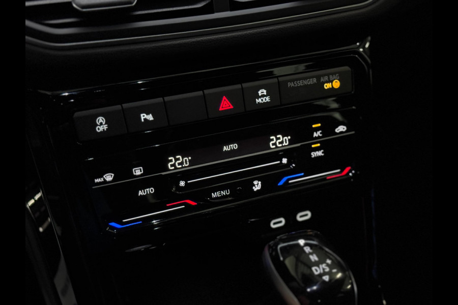 Volkswagen T-Cross 1.5 TSI 3X R-Line | IQ LIGHT | CAM | KEYLESS | FACELIFT