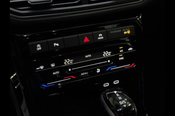 Volkswagen T-Cross 1.5 TSI 3X R-Line | IQ LIGHT | CAM | KEYLESS | FACELIFT