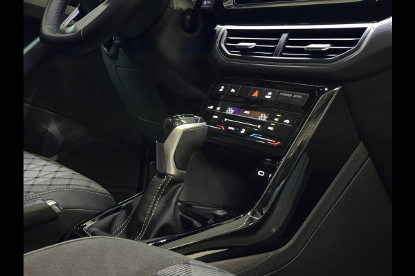 Volkswagen T-Cross 1.5 TSI 3X R-Line | IQ LIGHT | CAM | KEYLESS | FACELIFT