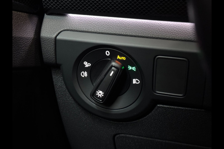 Volkswagen T-Cross 1.5 TSI 3X R-Line | IQ LIGHT | CAM | KEYLESS | FACELIFT