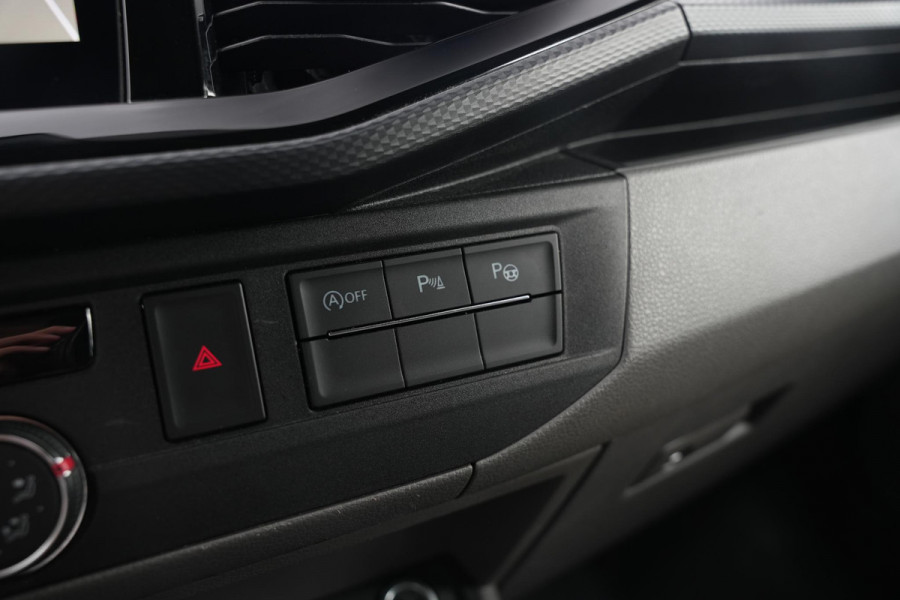 Volkswagen Transporter 2.0 TDI L1H1 4Motion Edition | Automaat | Trekhaak | Multifunctioneel Stuurwiel | Navigatie | Parkeerhulp Voor + Achter | Cruise Control | LED-Koplampen | LED-Achterlichten | Achteruitrijcamera | Airco | DAB+ | Apple/Android Carplay |