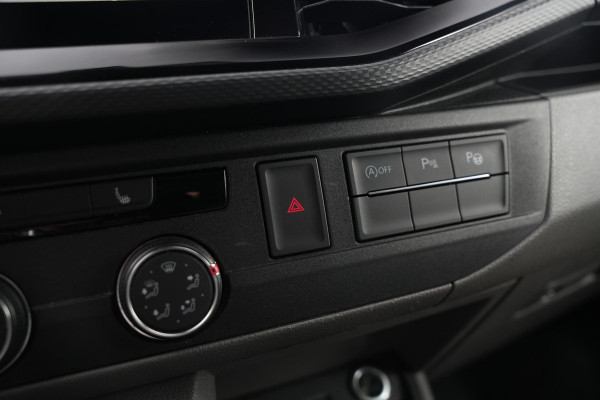 Volkswagen Transporter 2.0 TDI L1H1 4Motion Edition | Automaat | Trekhaak | Multifunctioneel Stuurwiel | Navigatie | Parkeerhulp Voor + Achter | Cruise Control | LED-Koplampen | LED-Achterlichten | Achteruitrijcamera | Airco | DAB+ | Apple/Android Carplay |