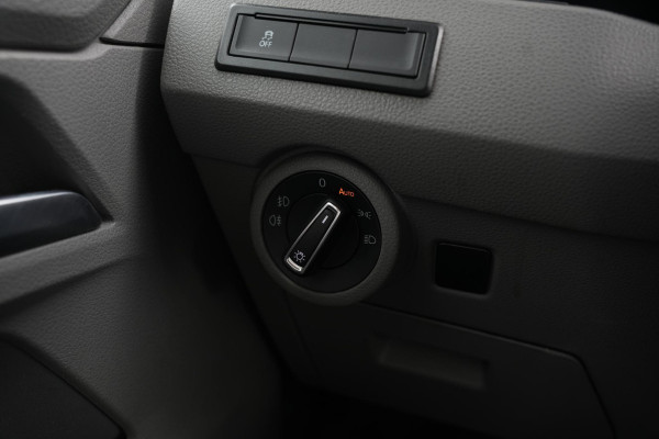 Volkswagen Transporter 2.0 TDI L1H1 4Motion Edition | Automaat | Trekhaak | Multifunctioneel Stuurwiel | Navigatie | Parkeerhulp Voor + Achter | Cruise Control | LED-Koplampen | LED-Achterlichten | Achteruitrijcamera | Airco | DAB+ | Apple/Android Carplay |