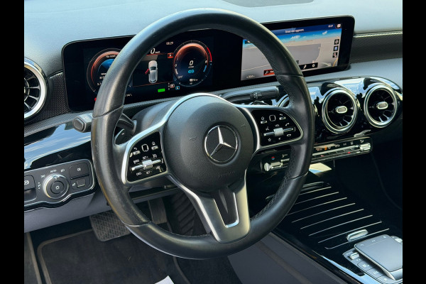 Mercedes-Benz A-Klasse 250 e Advantage 218 Pk | Widescreen | Navigatie | Cruise | Camera | Clima | Lichtmetaal.