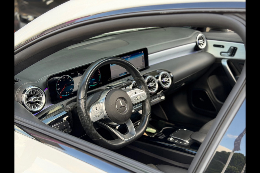 Mercedes-Benz CLA-Klasse 250e Premium Plus 2020 AUT PANO NAP