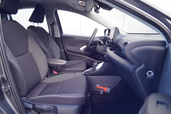 Toyota Yaris 1.5 Hybrid 115 Business Plus / 1e Eigenaar / 31dkm NAP / Navigatie / Climate / Cruise