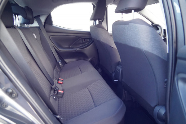 Toyota Yaris 1.5 Hybrid 115 Business Plus / 1e Eigenaar / 31dkm NAP / Navigatie / Climate / Cruise