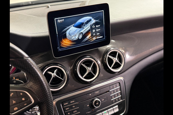 Mercedes-Benz GLA 200 AMG Edition White| Pano | Camera | 19 inch | Led |