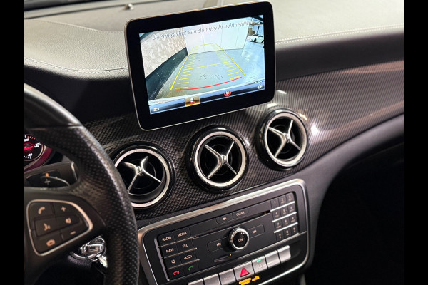 Mercedes-Benz GLA 200 AMG Edition White| Pano | Camera | 19 inch | Led |