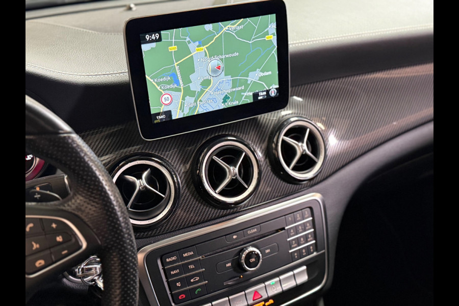 Mercedes-Benz GLA 200 AMG Edition White| Pano | Camera | 19 inch | Led |