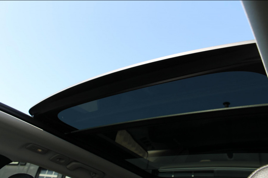 Volvo XC60 T6 350PK Plug-in hybrid AWD Plus Bright Long range / Adaptieve cruise control / Panoramadak / Apple carplay / Parkeersensoren met 360 camera / Elektrische achterklep / Elektrische stoelen met geheugen / Stoel en stuurwielverwarming