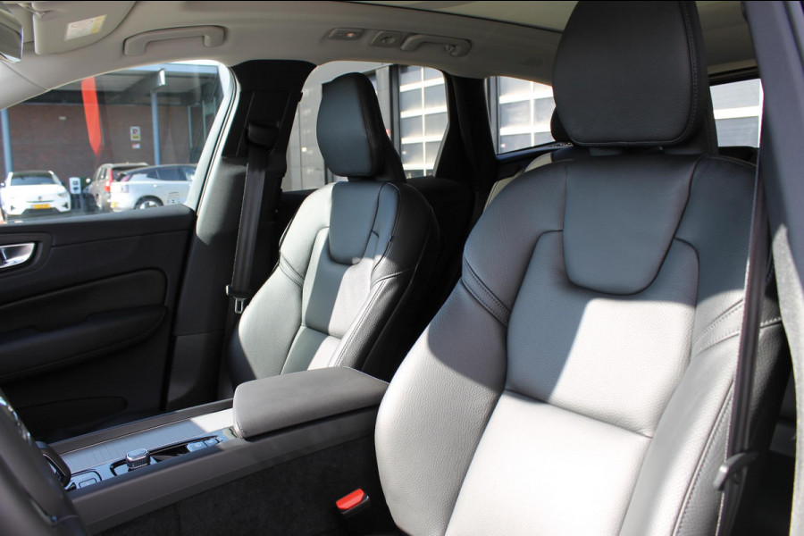 Volvo XC60 T6 350PK Plug-in hybrid AWD Plus Bright Long range / Adaptieve cruise control / Panoramadak / Apple carplay / Parkeersensoren met 360 camera / Elektrische achterklep / Elektrische stoelen met geheugen / Stoel en stuurwielverwarming