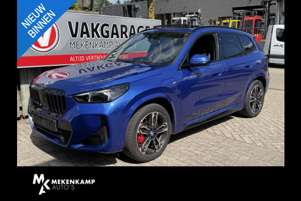 BMW X1 xDrive30e M Sport Pro 19''/Panoramadak/Harman Kardon/Trekhaak/Elektrische stoel + memory + massage/Keyless/Adaptieve cruise/360 Camera