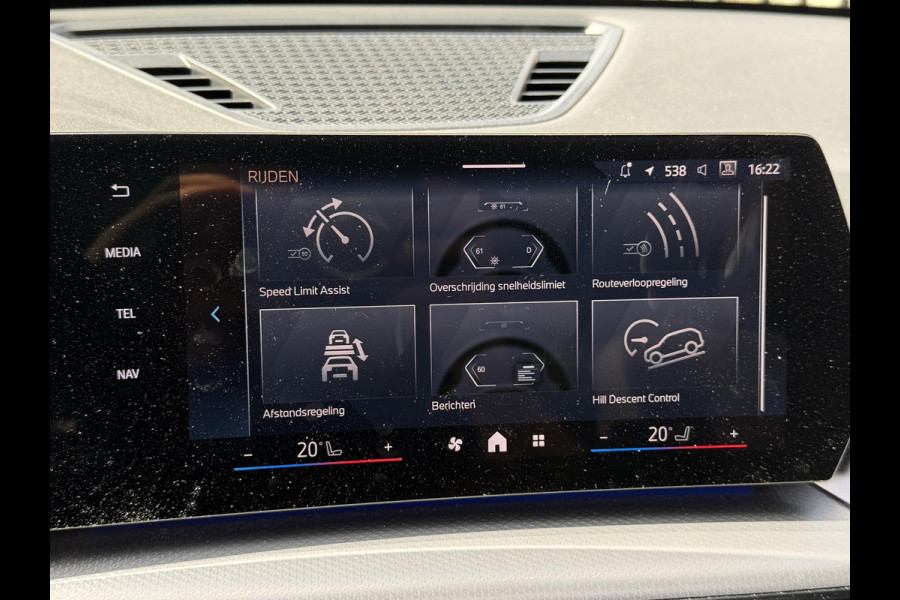 BMW X1 xDrive30e M Sport Pro 19''/Panoramadak/Harman Kardon/Trekhaak/Elektrische stoel + memory + massage/Keyless/Adaptieve cruise/360 Camera