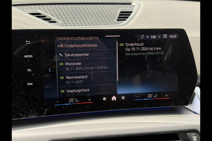 BMW X1 xDrive30e M Sport Pro 19''/Panoramadak/Harman Kardon/Trekhaak/Elektrische stoel + memory + massage/Keyless/Adaptieve cruise/360 Camera