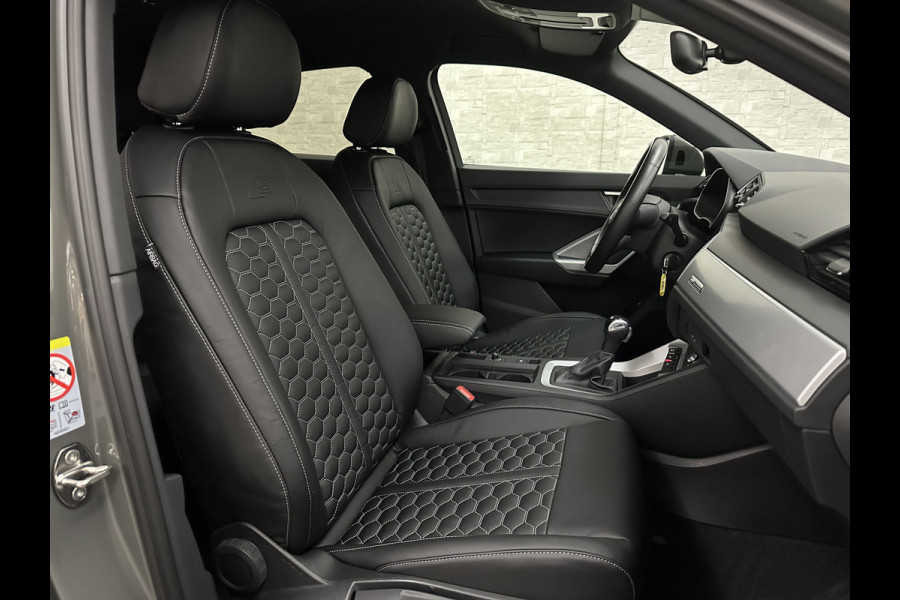 Audi Q3 Sportback 45 TFSI e 245pk S-Line | #RS-Leder | ACC | Trekhaak | Zwarte Hemelbekleding | Navi Plus | Lane Assist | Dodehoek | Lane-Assist | Stoelverwarming | Climate-Control | LED | Interieur-Voorverwarming | Bovag Garantie |